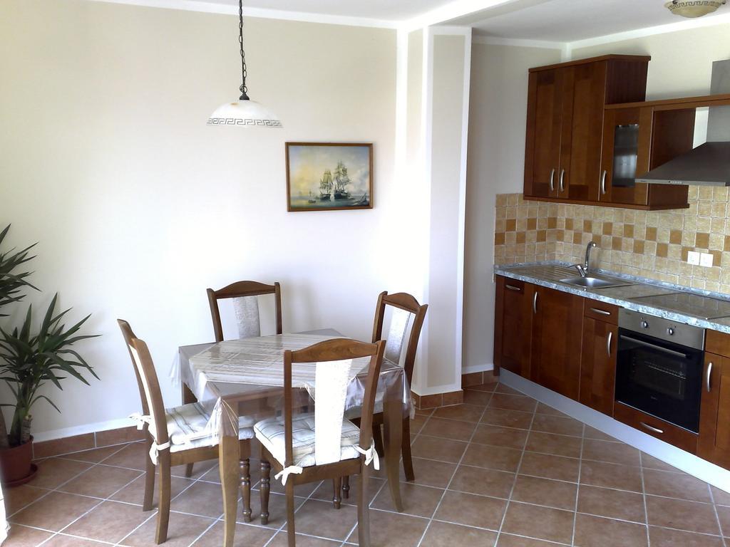 Apartments Salvore Crveni Vrh Room photo