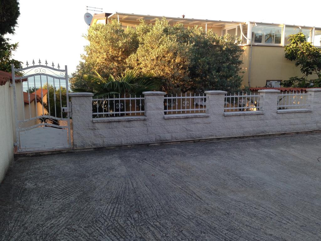 Apartments Salvore Crveni Vrh Room photo