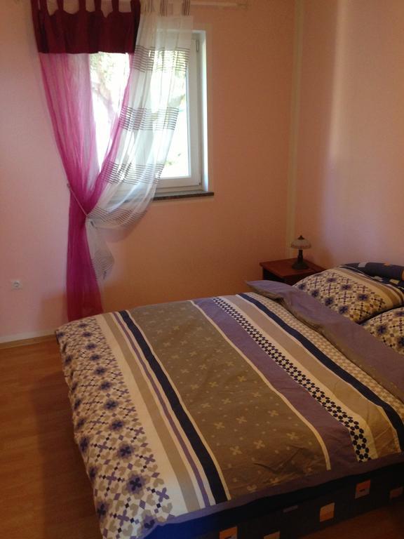 Apartments Salvore Crveni Vrh Room photo